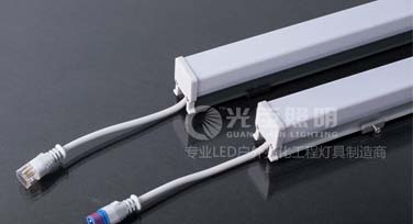 別再撞臉了，光臣LED護(hù)欄管廠家給你支支招!