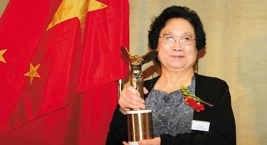 從屠呦呦身上，我們學(xué)到了什么?