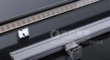 洗墻燈廠家告訴你：你缺少人生經(jīng)歷是因?yàn)槟銖牟磺笾?