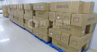 LED護欄管凌晨3點裝貨，專車直達貴州!