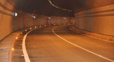 高速可以不設(shè)路燈，但是LED步道燈少不了!