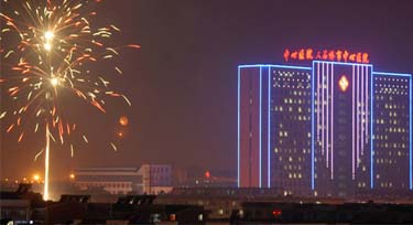 打破傳統(tǒng) 全彩外控護(hù)欄管讓大石橋醫(yī)院眼前一亮