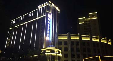 【西昌】楓丹麗舍 光臣3826洗墻燈正式亮燈！