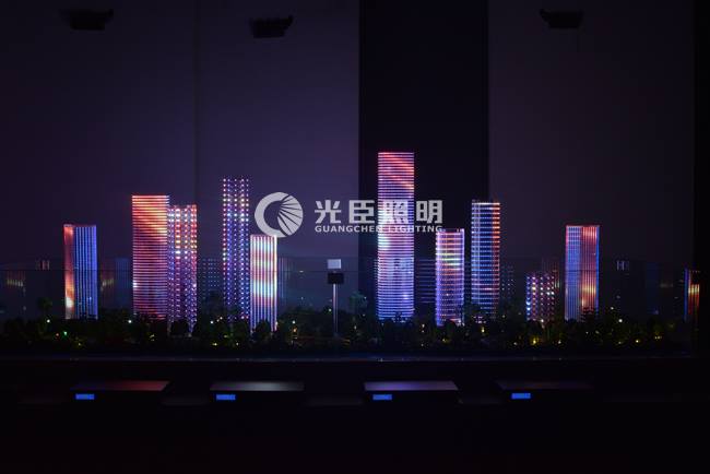 光臣智科亮化體驗(yàn)館添加新元素，樓體聯(lián)動(dòng)燈光秀沙盤展示