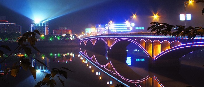 LED護欄管橋梁應(yīng)用效果